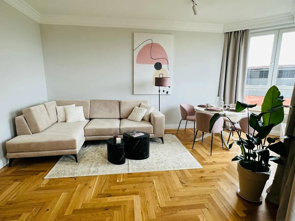 Warsaw Sadyba Premium Apartment By B2